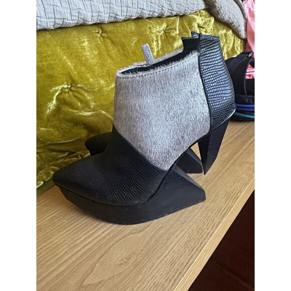 UN UNITED NUDE Shoes - UN UNITED NUDE Edge Women's US 6 Black/gray Leather Ankle Boots Pointed Platform